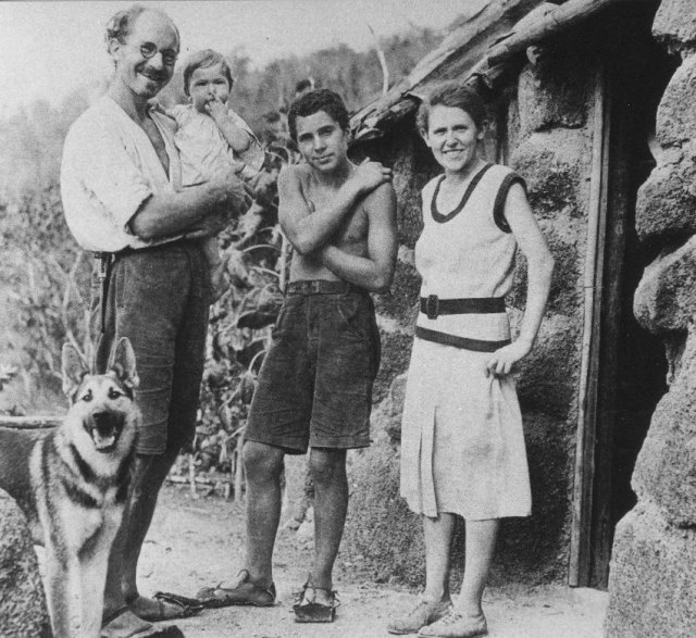 Deutsche Familie wandert auf Galapagos-Insel aus